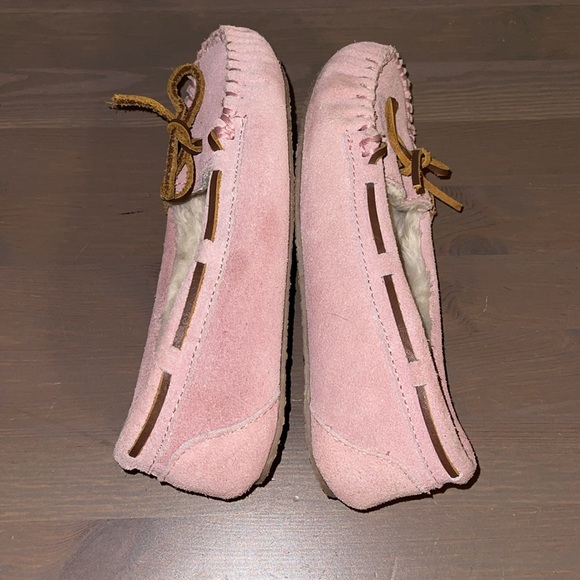 Minnetonka Pink Suede Moccasins - Women’s Size 5 - Picture 7 of 8